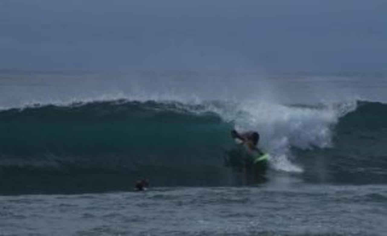 Surf Homestay Katiet Esterno foto