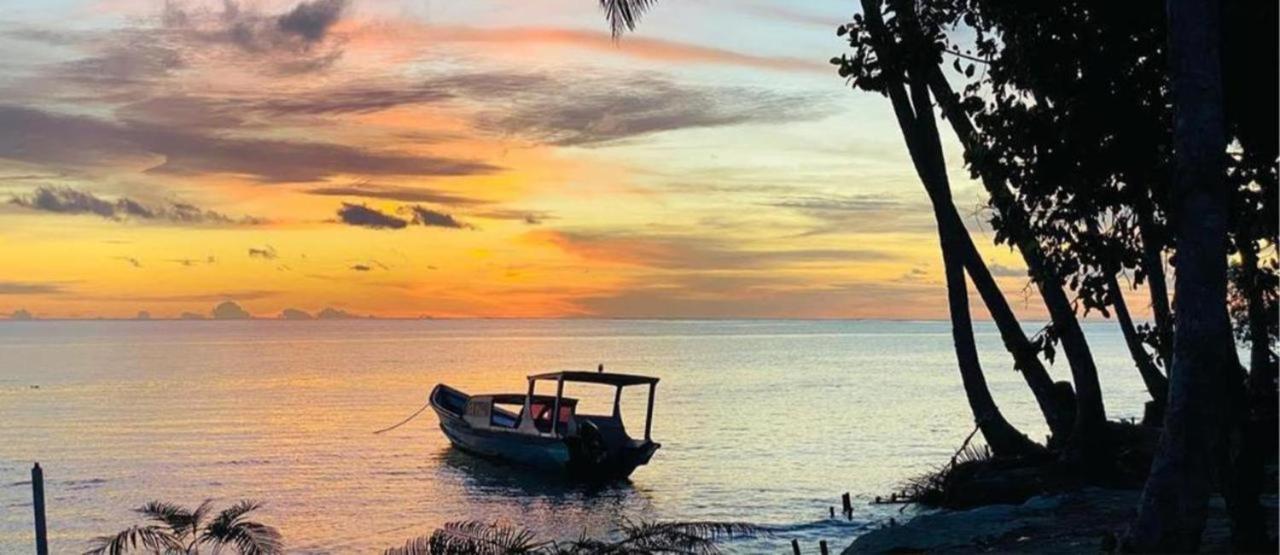 Surf Homestay Katiet Esterno foto